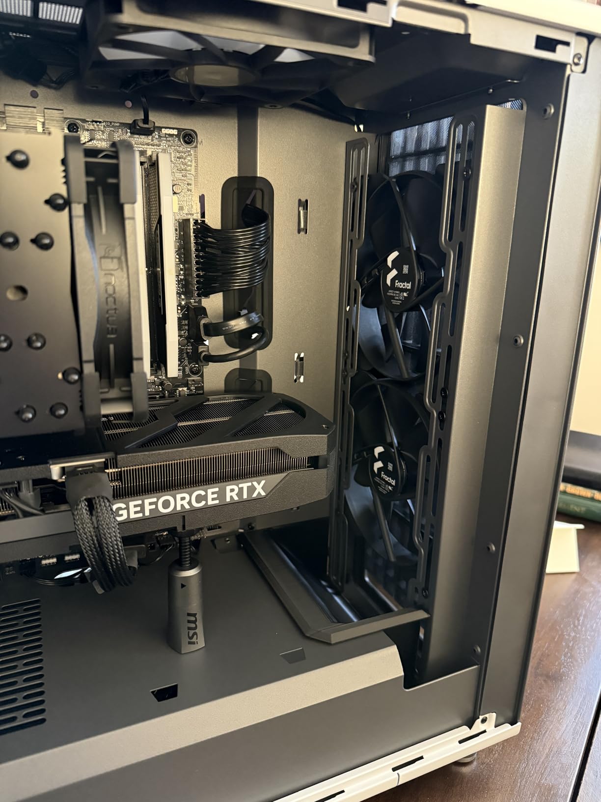 Fractal Design North - Genuine Walnut Wood Front - Mesh Side Panels - Two 140mm Aspect PWM Fans Included - Type C USB - ATX Airflow Mid Tower PC Gaming Case,Charcoal Black customer photo 1