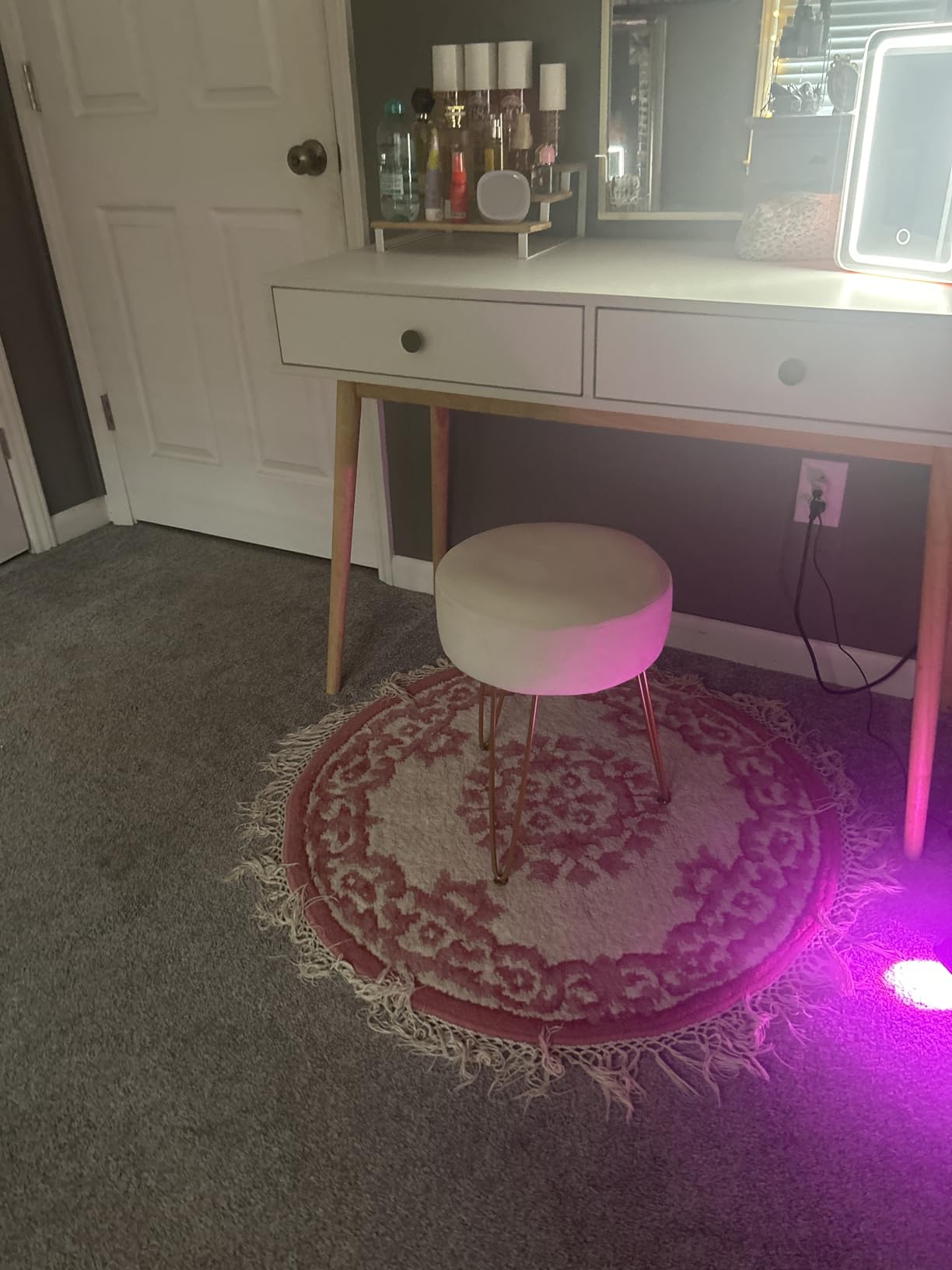 LUE BONA Vanity Stool, White Vanity Stools for Makeup Room, Round Ottoman Foot Stool, Velvet Footrest Vanity Chair for Bathroom Vanity, Bedroom, Living Room, Entryway, Offices customer photo 2