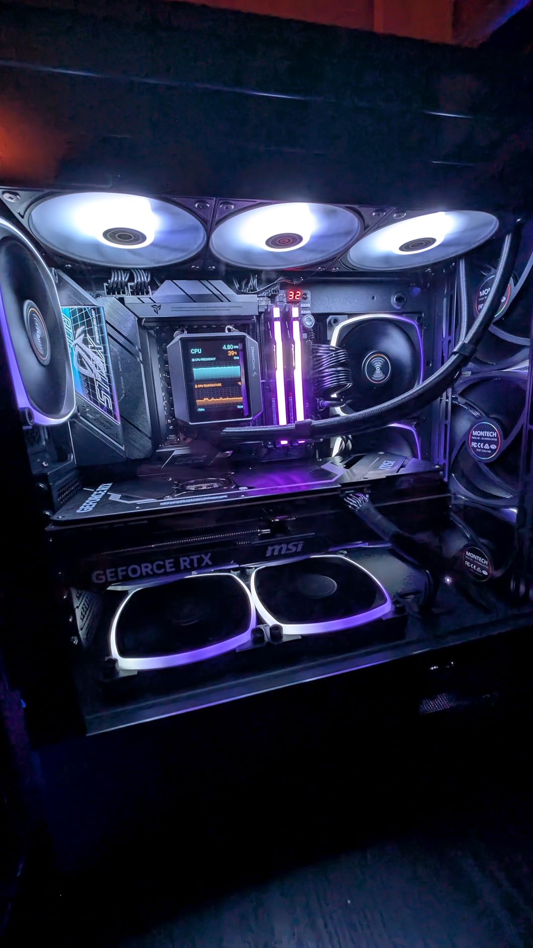 ASUS ROG STRIX X670E-E GAMING WIFI AMD X670 AM5 Ryzen™ Desktop 9000 8000 & 7000 ATX motherboard, 18+2 power stages, DDR5, 4x M.2 slots with heatsink, PCIe® 5.0, USB 3.2 Gen 2x2, WiFi 6E, AI Cooling II customer photo 2