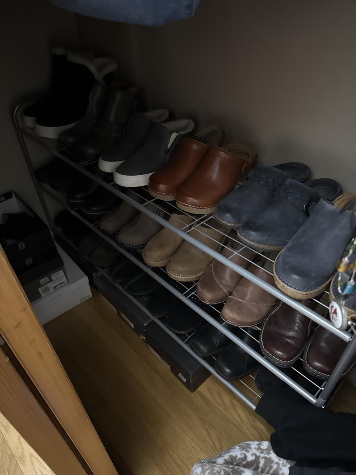 AOODA Long 2 Tier Shoe Rack for Closet Metal Wide Stackable Shoe Storage Organizer for Entryway, Bedroom, Floor, 18-Pairs Low Shoe Shelf, Black customer photo 2