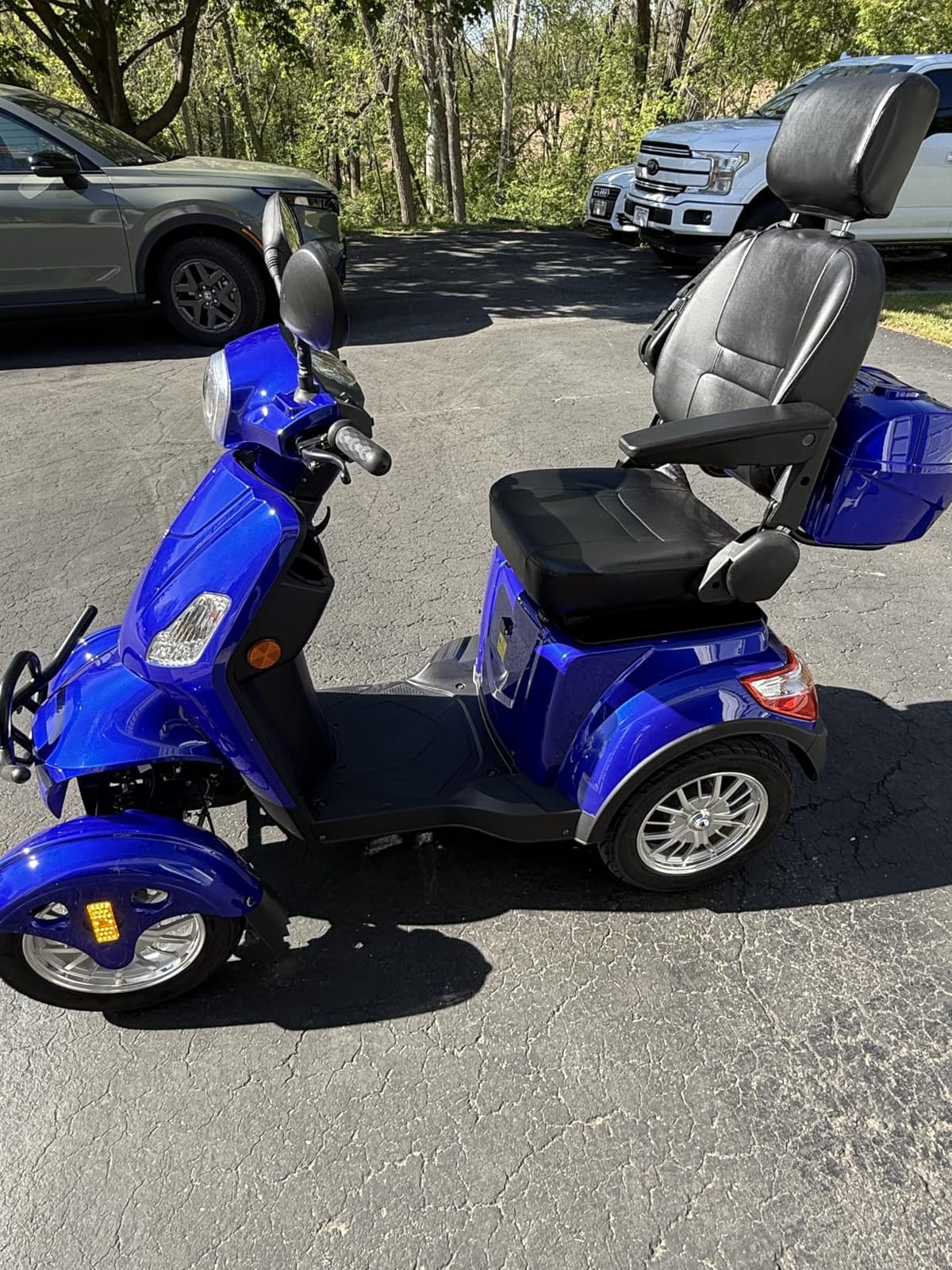 Mobility Scooters for Seniors & Adults 500lbs Capacity - 800W All Terrain Electric Powered Mobility Cart - Heavy Duty Mobility Scooter for Elderly w/Charger Remote Keys (Red) customer photo 2