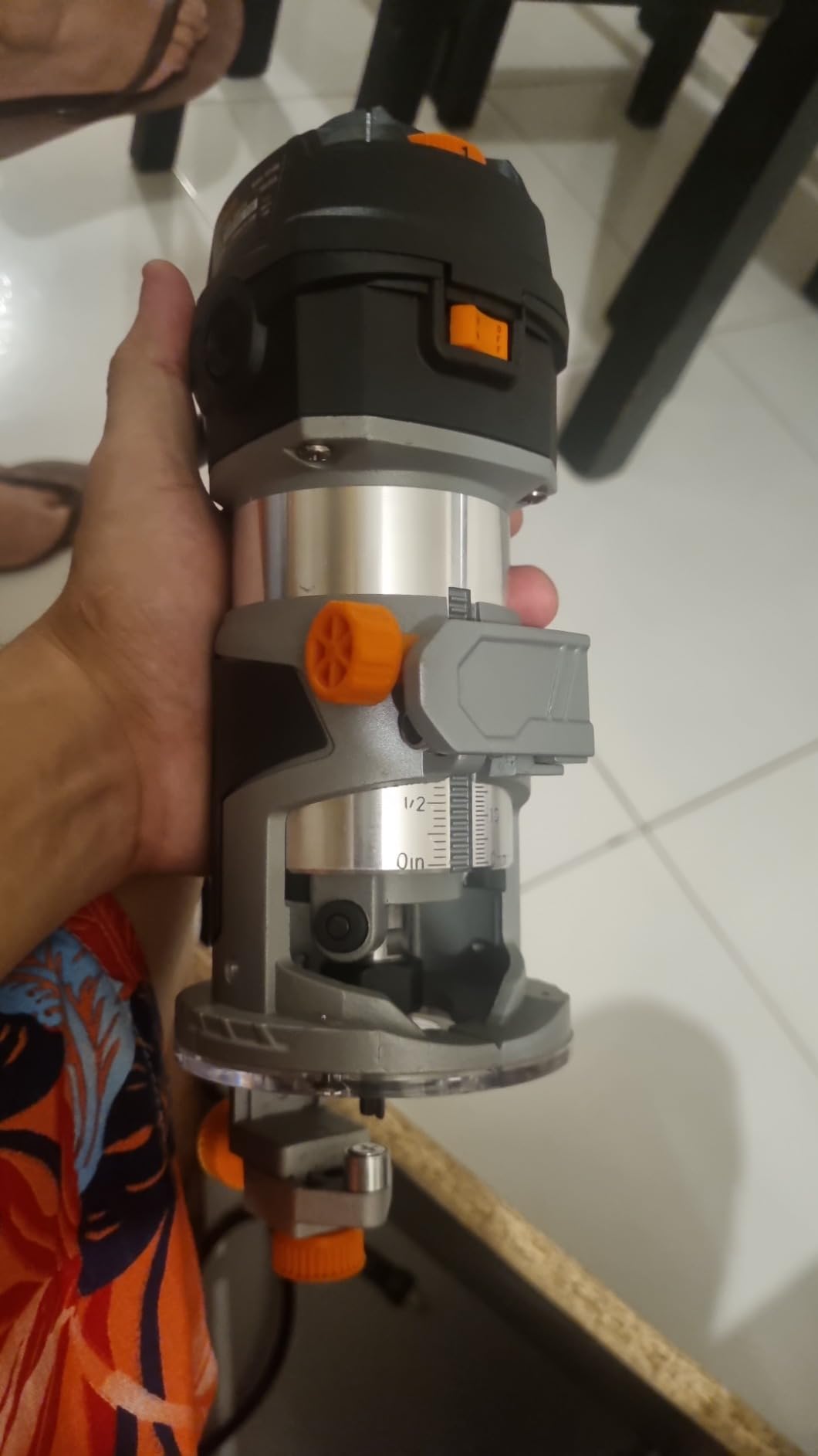 WEN RT1460 6-Amp Handheld 1/4-Inch Variable Speed Laminate Trim Router for Woodworking customer photo 2
