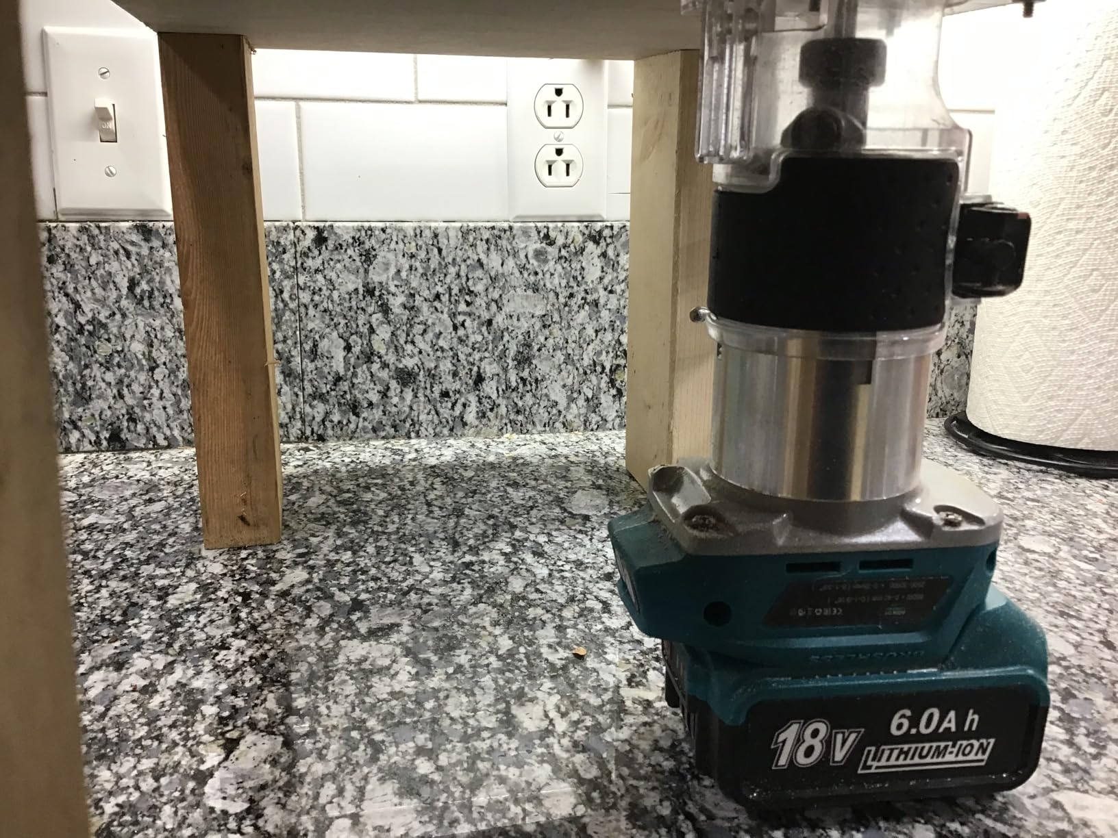 VEVOR Compact Router 1.25HP With Fixed Base, Plunge Base and Tilt Base, Variable Speed Wood Router Kit Max Torque 30,000RPM For Woodworking & Furniture Manufacturing customer photo 1