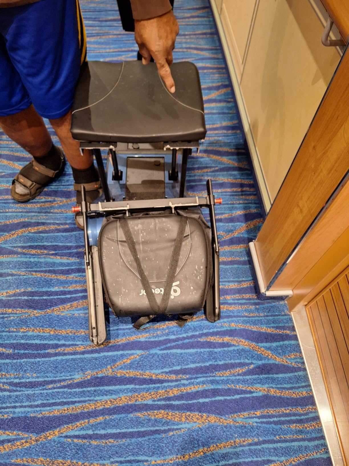 Aotedor Mobility Scooter for Adults, 36 lbs Travel Scooter, Dual Batteries customer photo 1