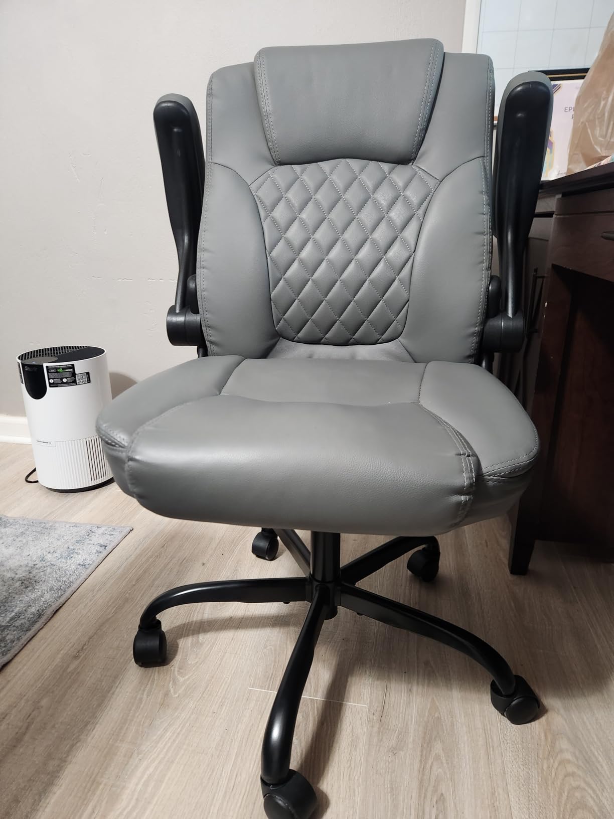 Leather Office Chair, PU Home Computer Desk Chairs with Ergonomic Back Support, 360°Swivel Free，Small Gmaing Chair with Wheels and Adjustable Armrests, for Short People Use, Black customer photo 1