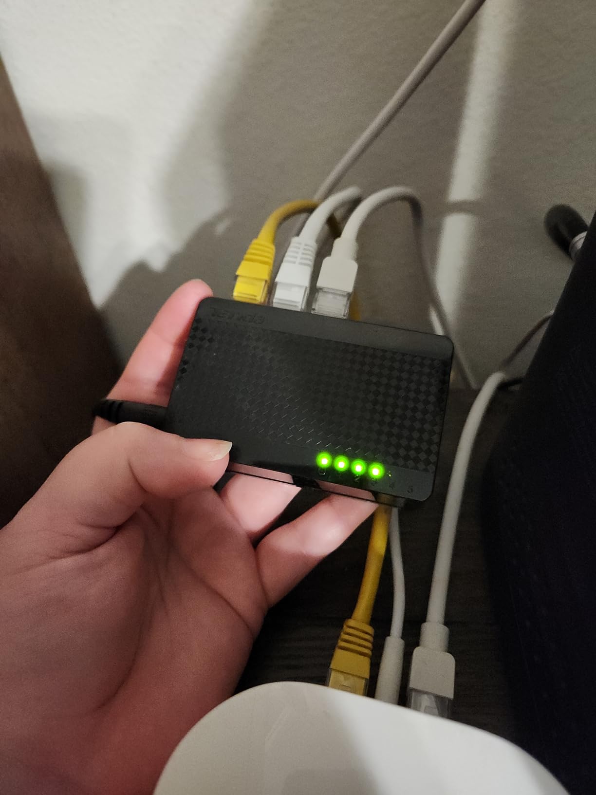 Tenda 5 Port 2.5G Ethernet Switch, Multi-Gigabit 2.5Gb Ethernet Splitter customer photo 1