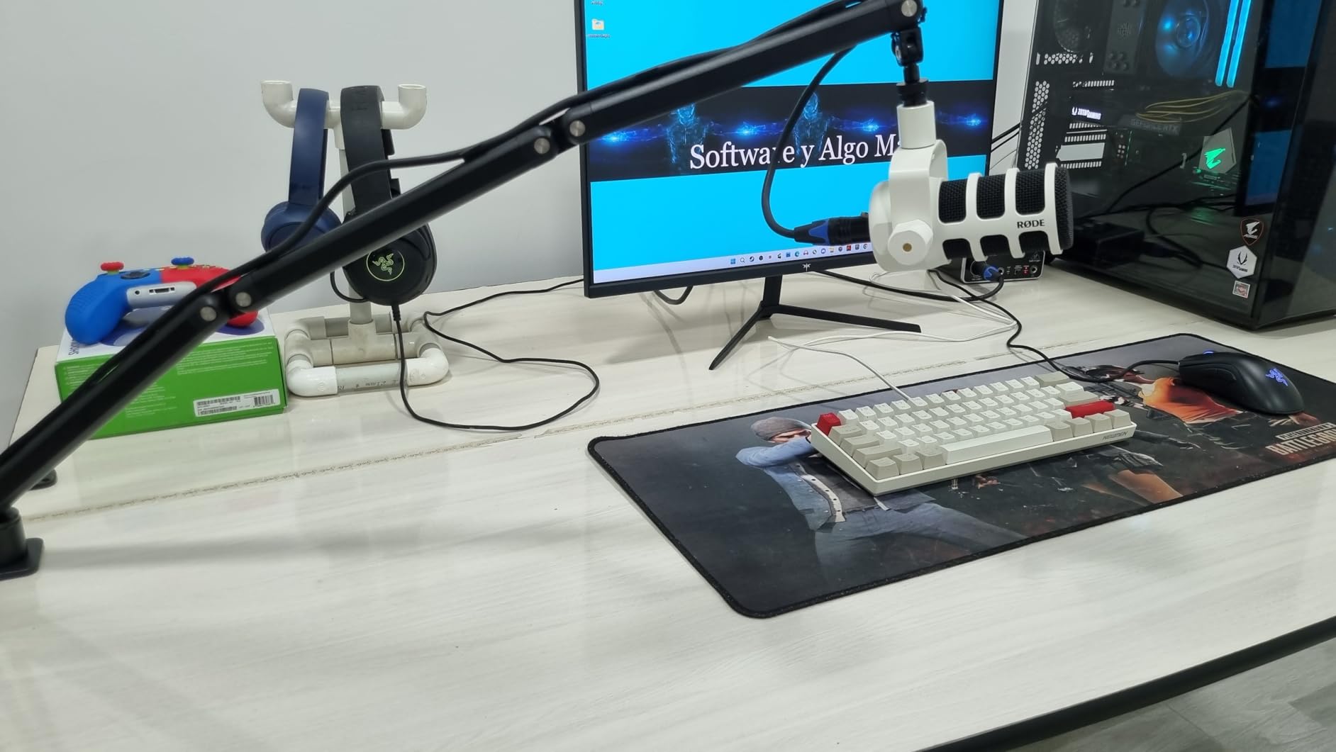 TODI Mic Arm for Lightweight Mics, Microphone Arm Rotatable, Storable Desk Mic Stand for Bear 3LB with Mount Clamp, Mic Stand Boom Arm with Cable Channel with 3/8'' 5/8'' Thread for Podcast, Gaming customer photo 1