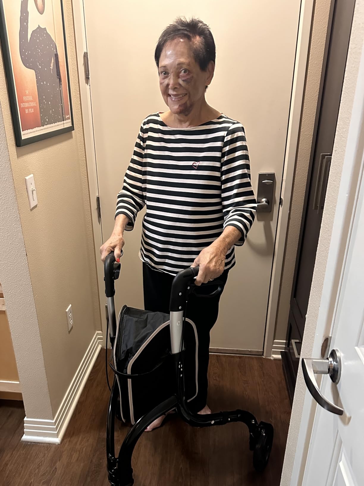 soundfuse Lightweight 3 Wheel Walkers for Seniors, Foldable Aluminum Frame customer photo 2
