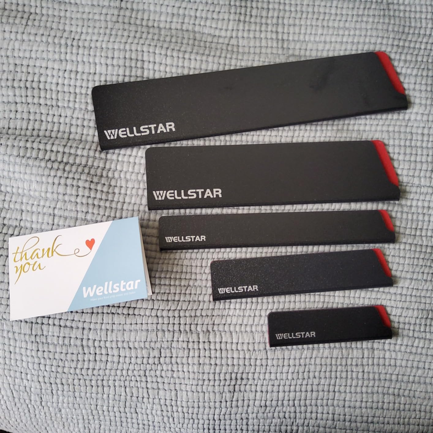 WELLSTAR Knife Edge Guards 8 Inch, Universal Blade Covers, BPA Free ABS Protective Blade Sheaths, Non-Scratch Felt Lining Kitchen Knives Covers (Knives not included) customer photo 1