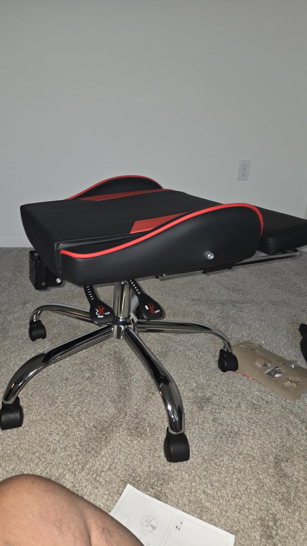 DUMOS Ergonomic Gaming Chair with Footrest, Home Office Desk Chair customer photo 1