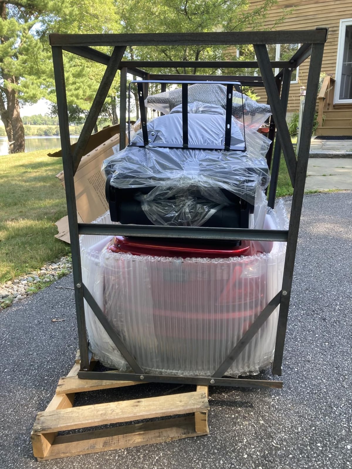 VEVOR Heavy Duty 4-Wheel Mobility Scooter, Powerful 1000W Brushless Motor, 500 lbs Capacity, 21.5 Miles Long Range, All Terrain Mobility Scooter with Lockable Trunk for Seniors & Adults customer photo 1