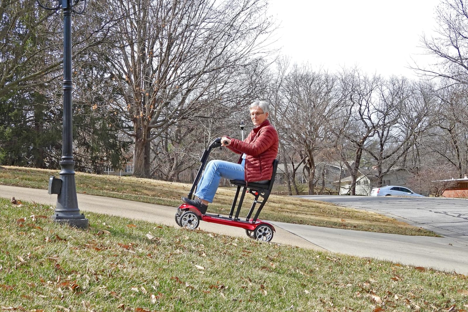 Aotedor Lightweight Mobility Scooter for Seniors, 36 lbs, 22-Mile Range customer photo 1
